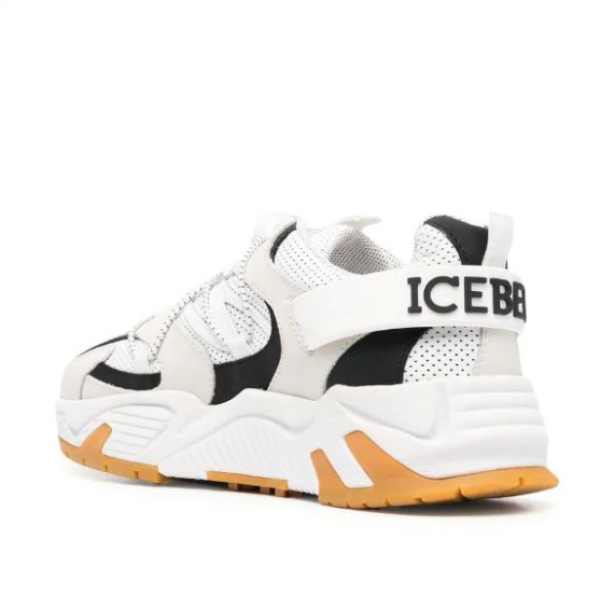 Sepatu Sneakers Berdetail Tali Serut